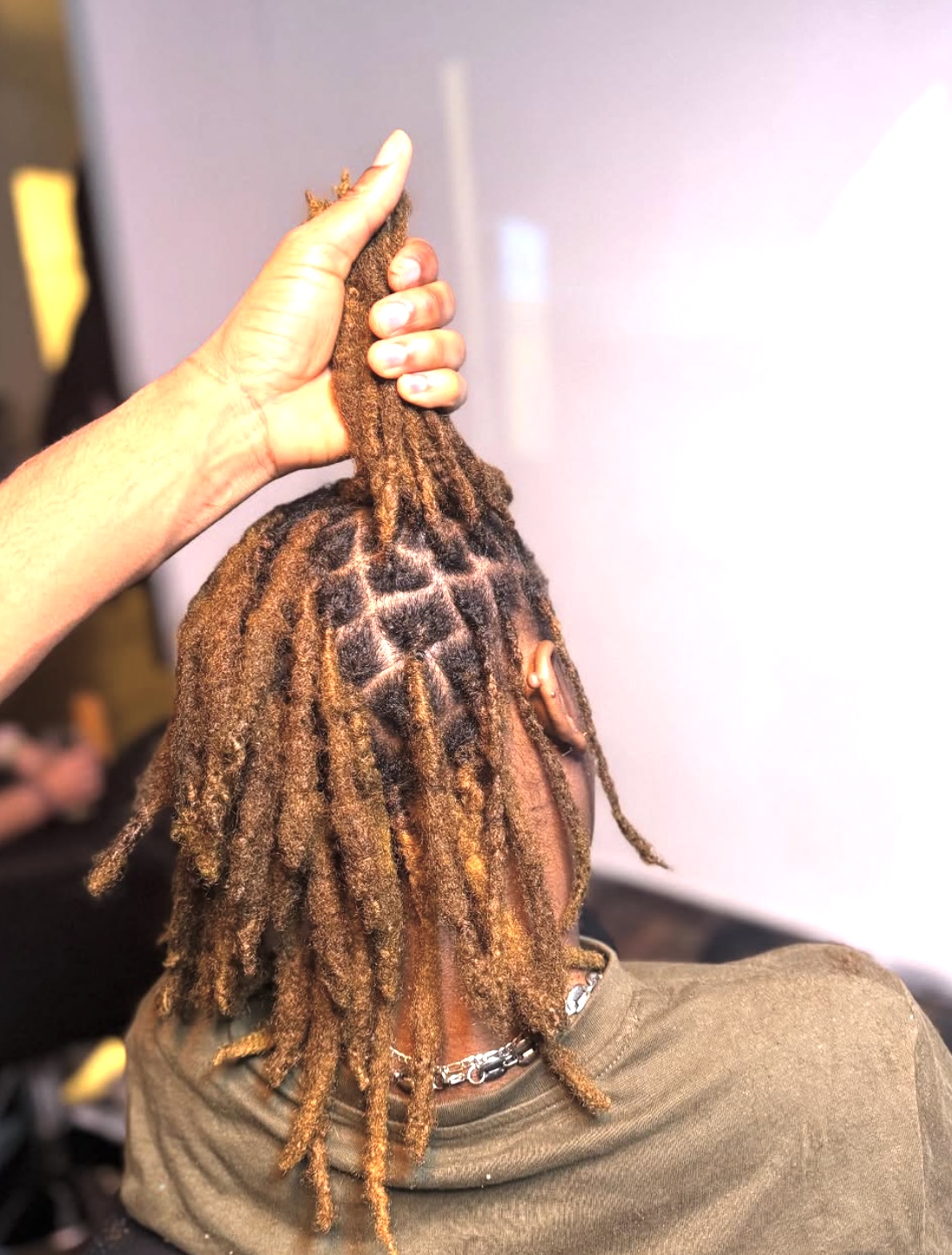 Reprise des racines par Dona Locs